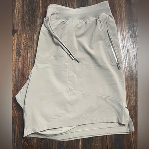 Lululemon License to Train 7” Carbon Dust Short XXL